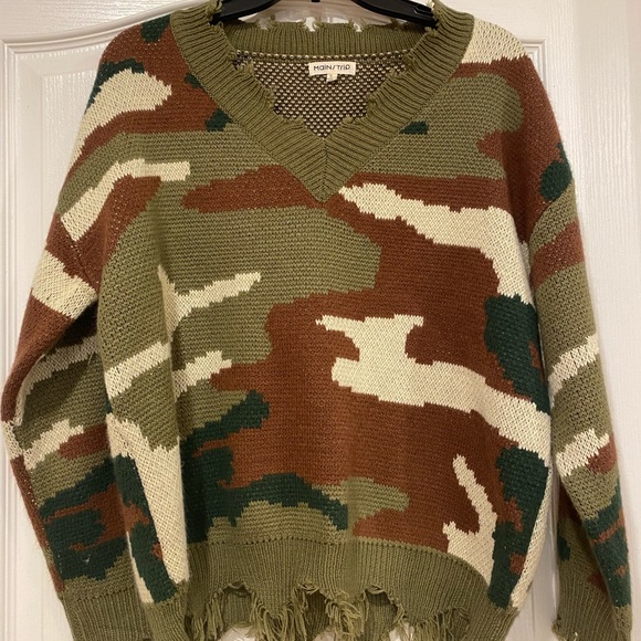 Main Strip Sweaters - Women’s Thrive Boutique (Main Strip) Camouflage Distressed Sweater Size Small